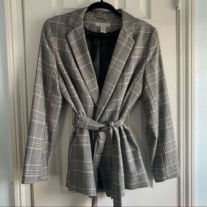 H&M Belted Black and White Plaid Blazer Size 10